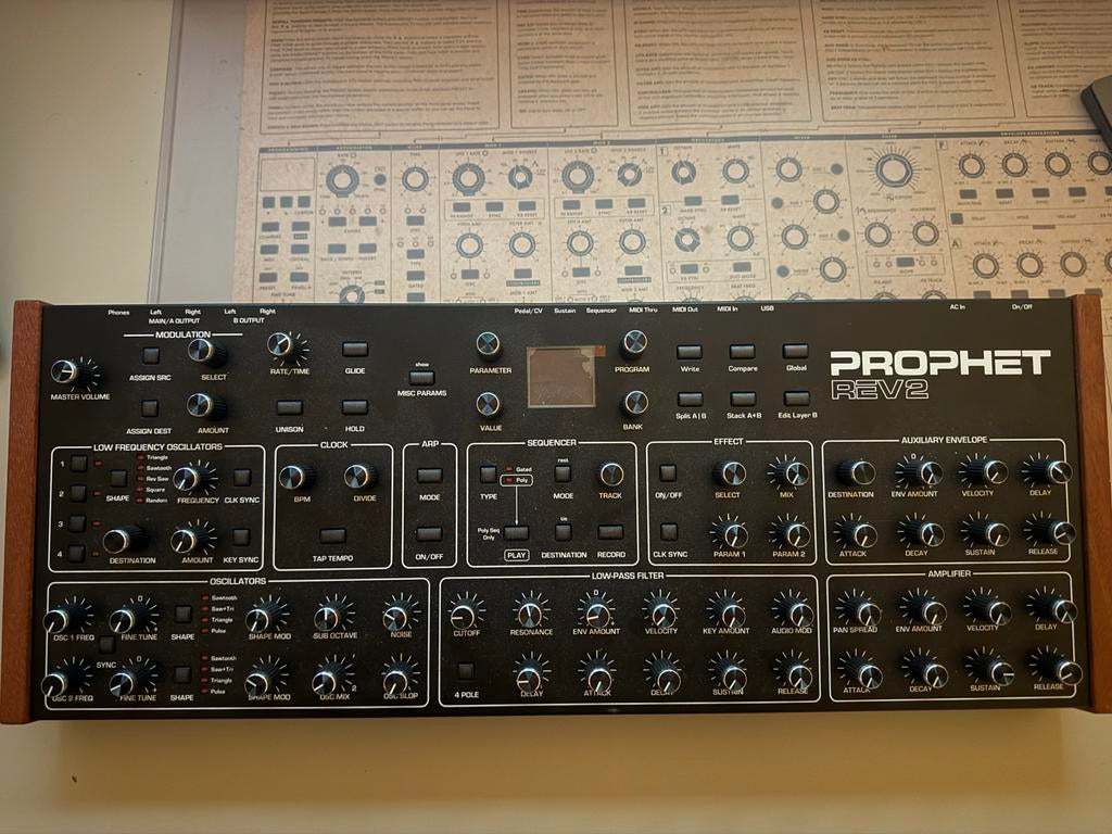 Sequential Prophet Rev2 16-voice Synth, Muziek en Instrumenten, Synthesizers, Overige merken, Zo goed als nieuw, Met midi-aansluiting