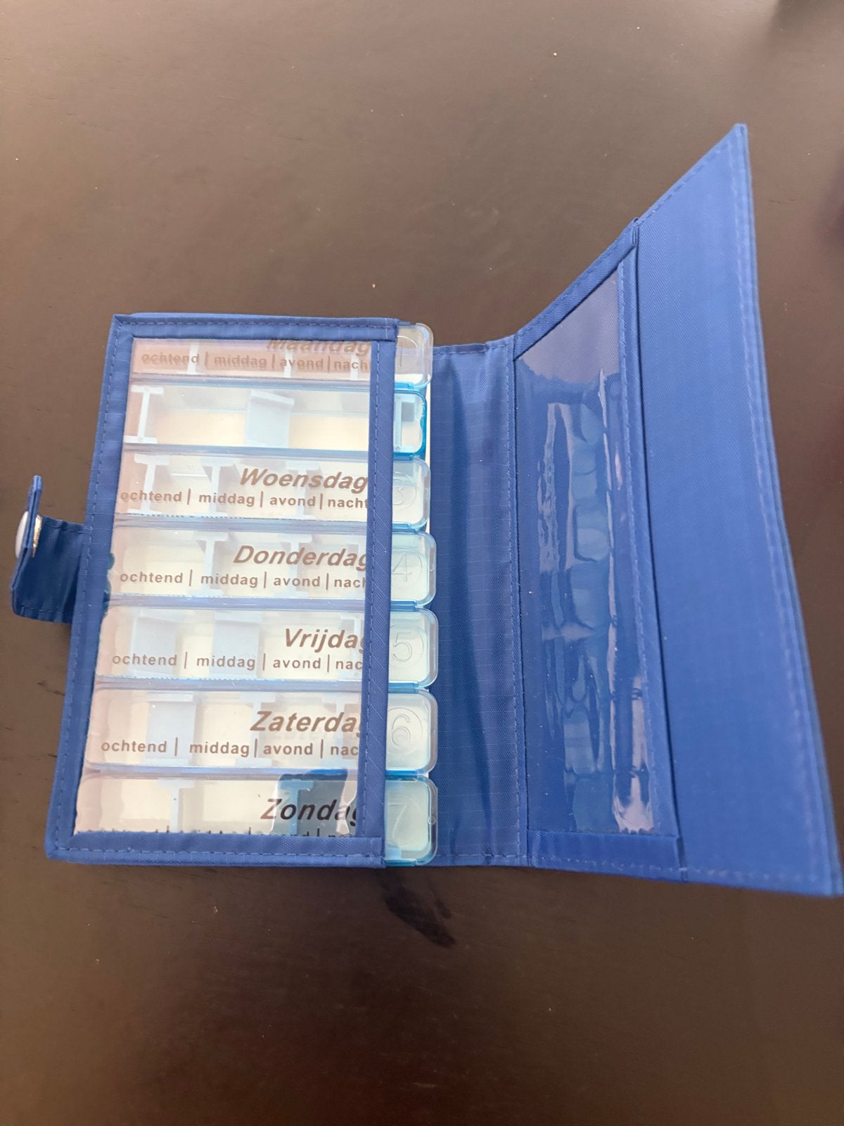 Medicijn doosje dagen van de week, Ophalen