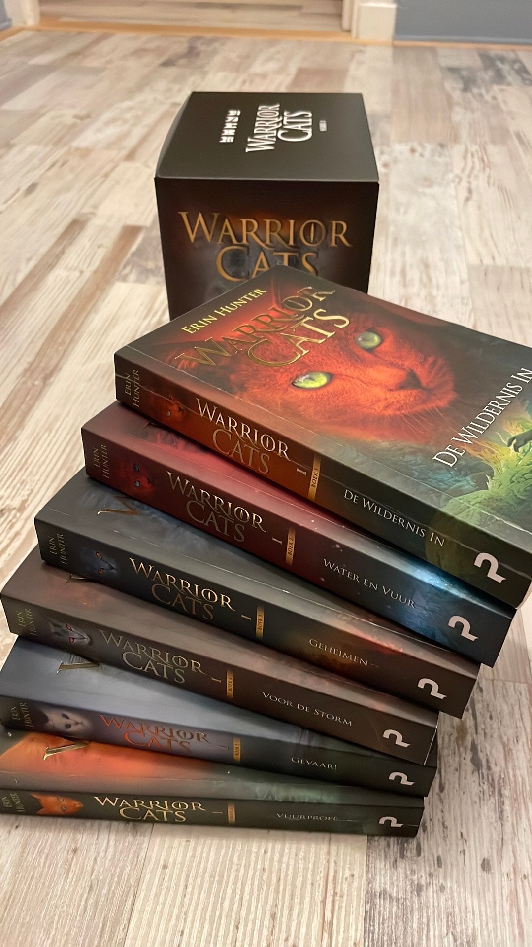 Te koop: serie 1 Warrior Cats compleet, Boeken, Ophalen, Zo goed als nieuw