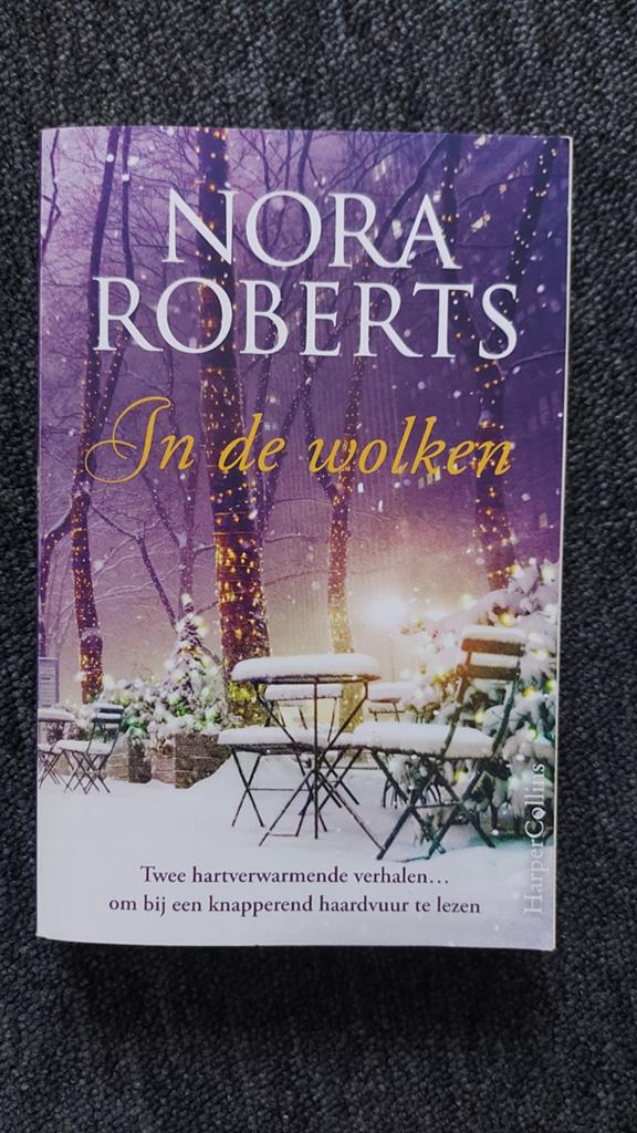 Nora Roberts - In de wolken (HarperCollins), Ophalen of Verzenden, Zo goed als nieuw, Nora Roberts, Nederland