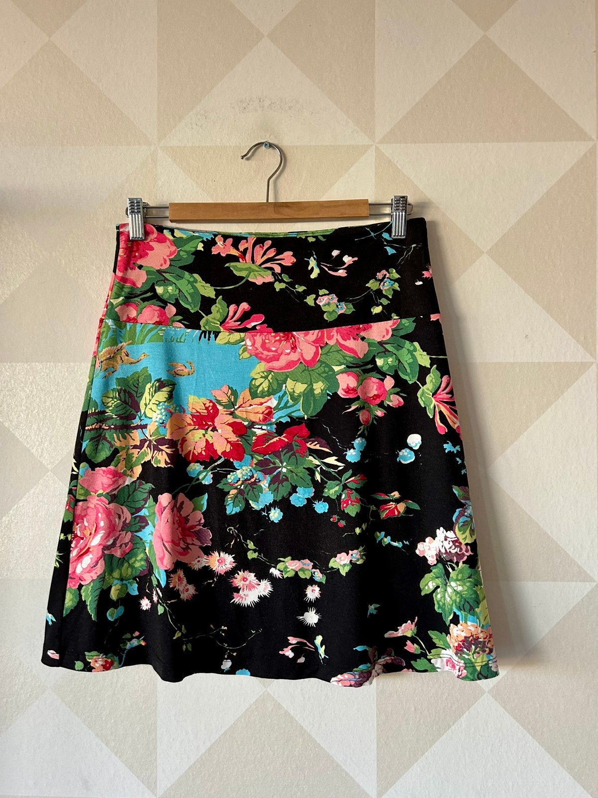 King Louie Border Skirt rok zwart roze bloem S/36 zgan, Kleding | Dames, Rokken, Zwart, Ophalen of Verzenden, Zo goed als nieuw