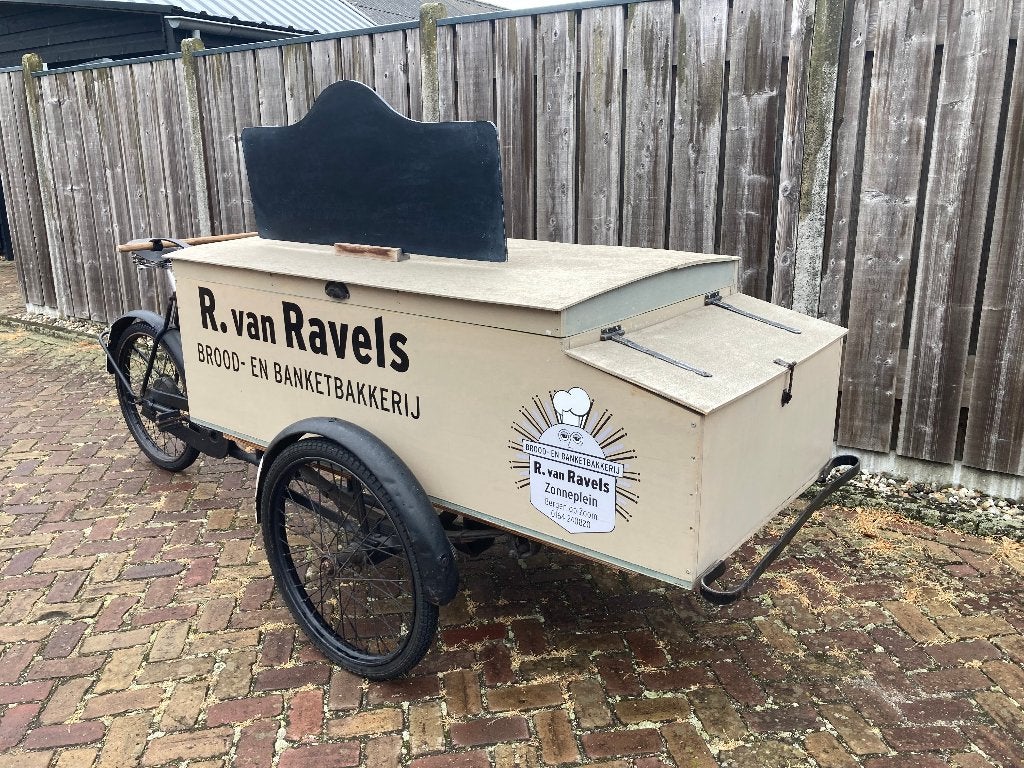 Aangeboden :  Antieke Bakkersbakfiets / Bakkers Bakfiets., Fietsen en Brommers, Fietsen | Oldtimers, Ophalen, Jaren '50