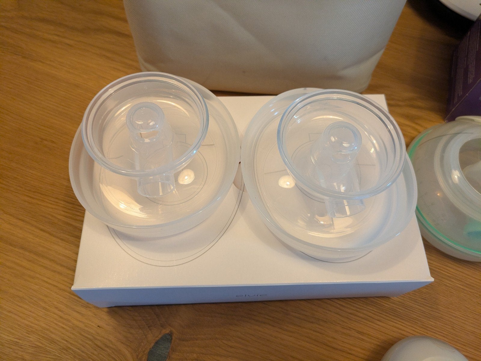 Elvie Stride Dubbele Elektrische Borstkolf 21mm en 24mm, Inclusief tas, Borstkolf, Ophalen of Verzenden, Zo goed als nieuw