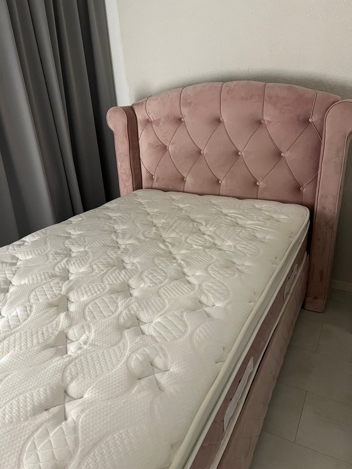 roze bed met matras 120x200, Huis en Inrichting, Ophalen, Zo goed als nieuw, Twijfelaar, 120 cm
