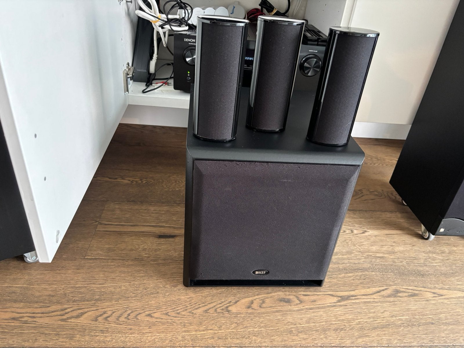 Denon AVR-X2200W & KEF DOLBY ATMOS SET, 70 watt of meer, Zo goed als nieuw, 5.1-systeem, Overige spelers
