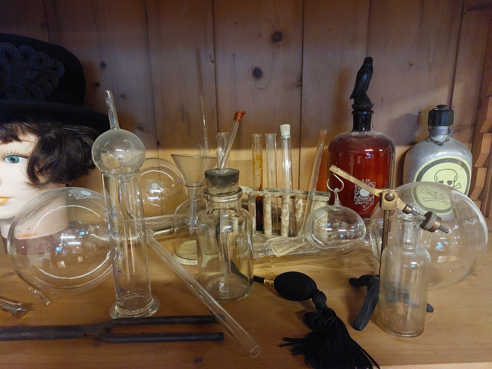 Unieke collectie antiek scheikundig glaswerk, Ophalen