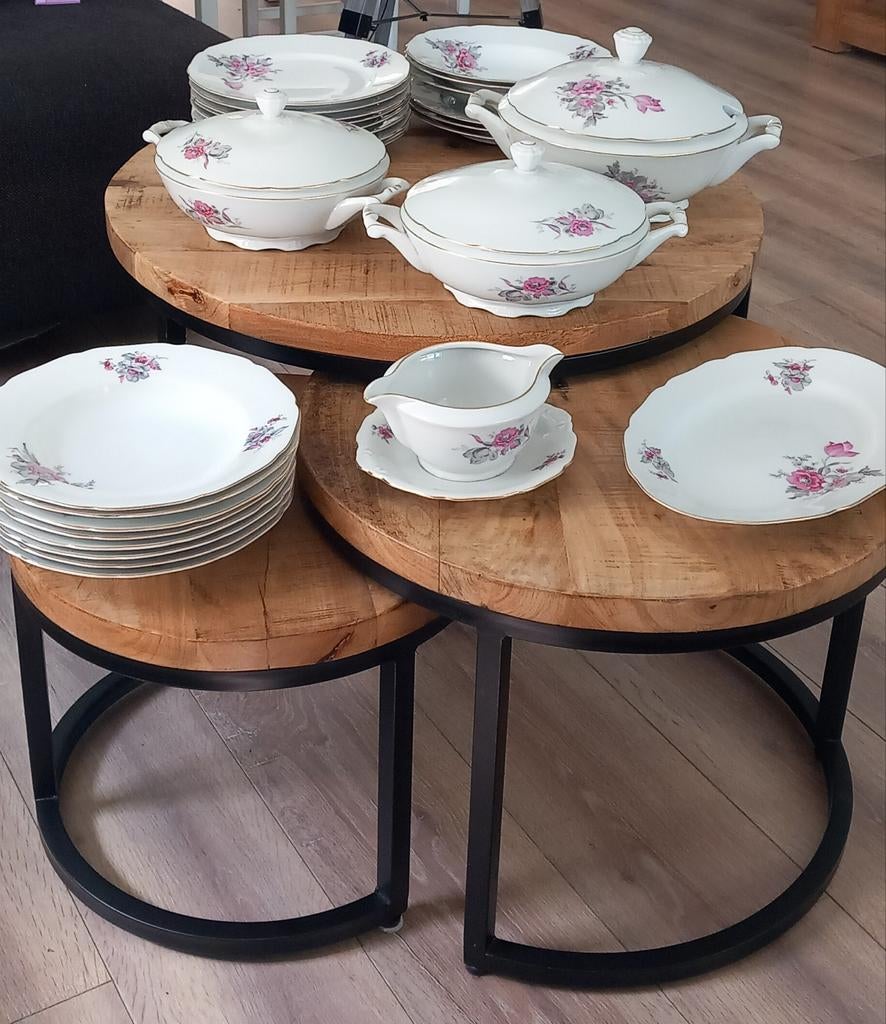 RKG Servies met Gouden Randje en Bloemetjes in Twee Kleuren, Ophalen of Verzenden