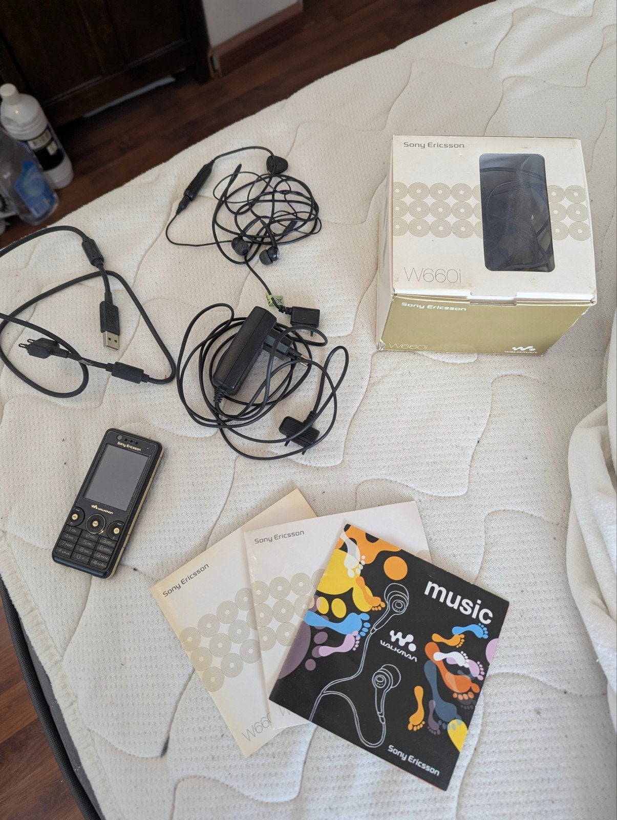 Sony Ericsson W660i Walkman Telefoon met Doos en Accessoires, Telecommunicatie, Mobiele telefoons | Sony, Ophalen of Verzenden