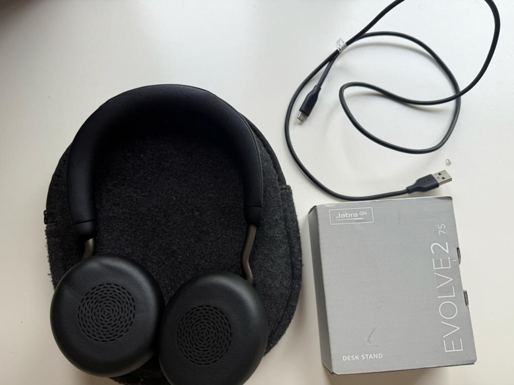 Jabra Evolve2 75 UC + Origineel Jabra Laadstation