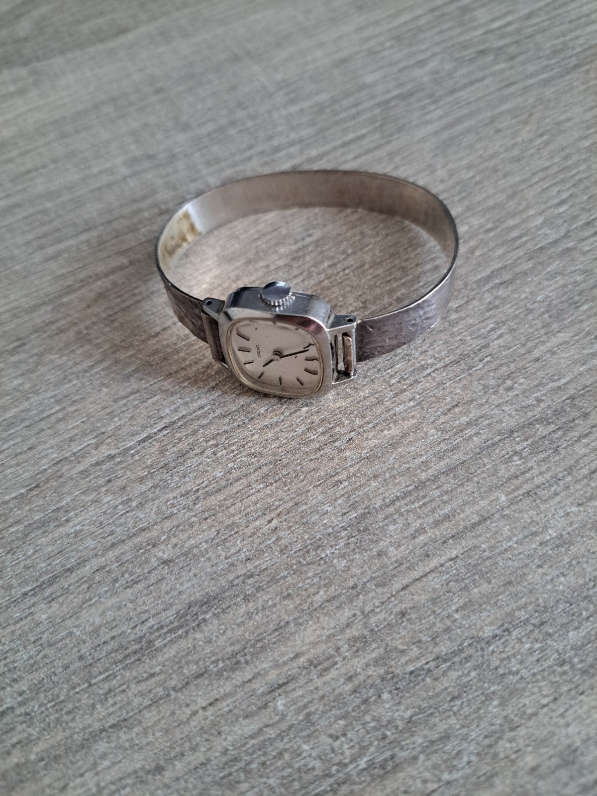 te koop zeer mooie dames horloge bandje is zilver, Ophalen of Verzenden, Zo goed als nieuw, 17 tot 18, Dame