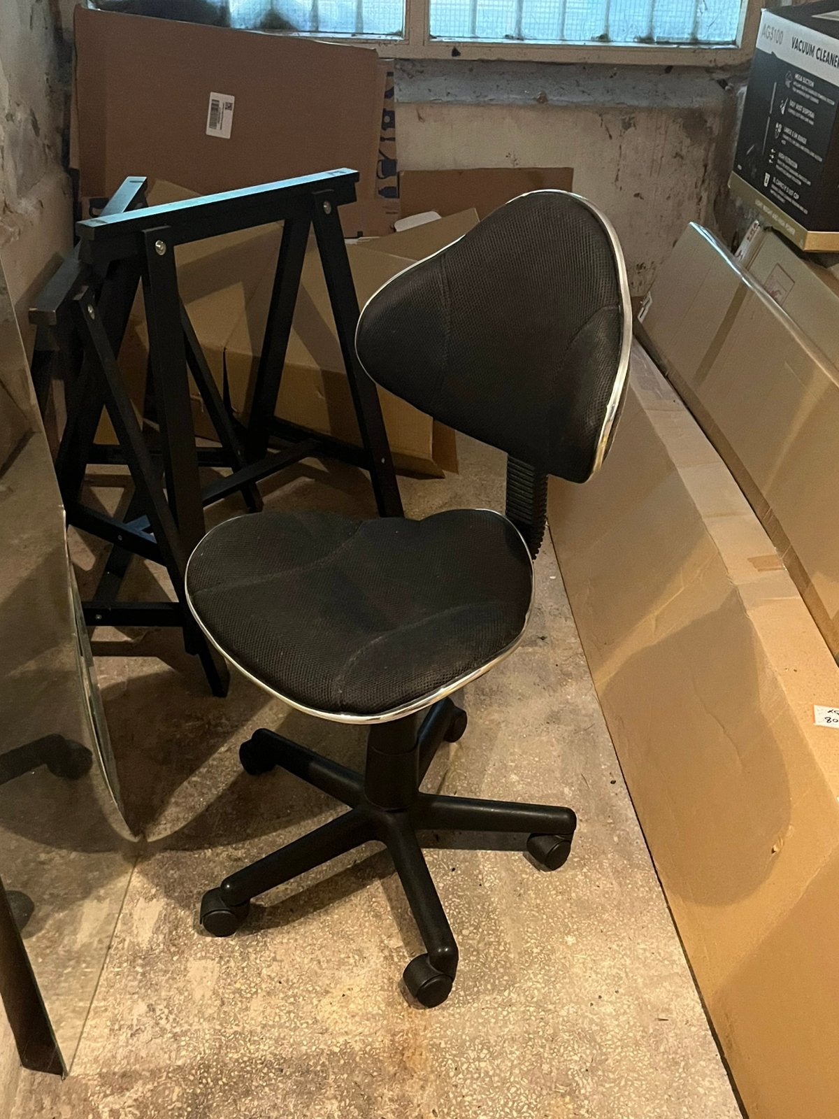 Office chair / kantoorstoel gratis, Ophalen, Zo goed als nieuw, Zwart