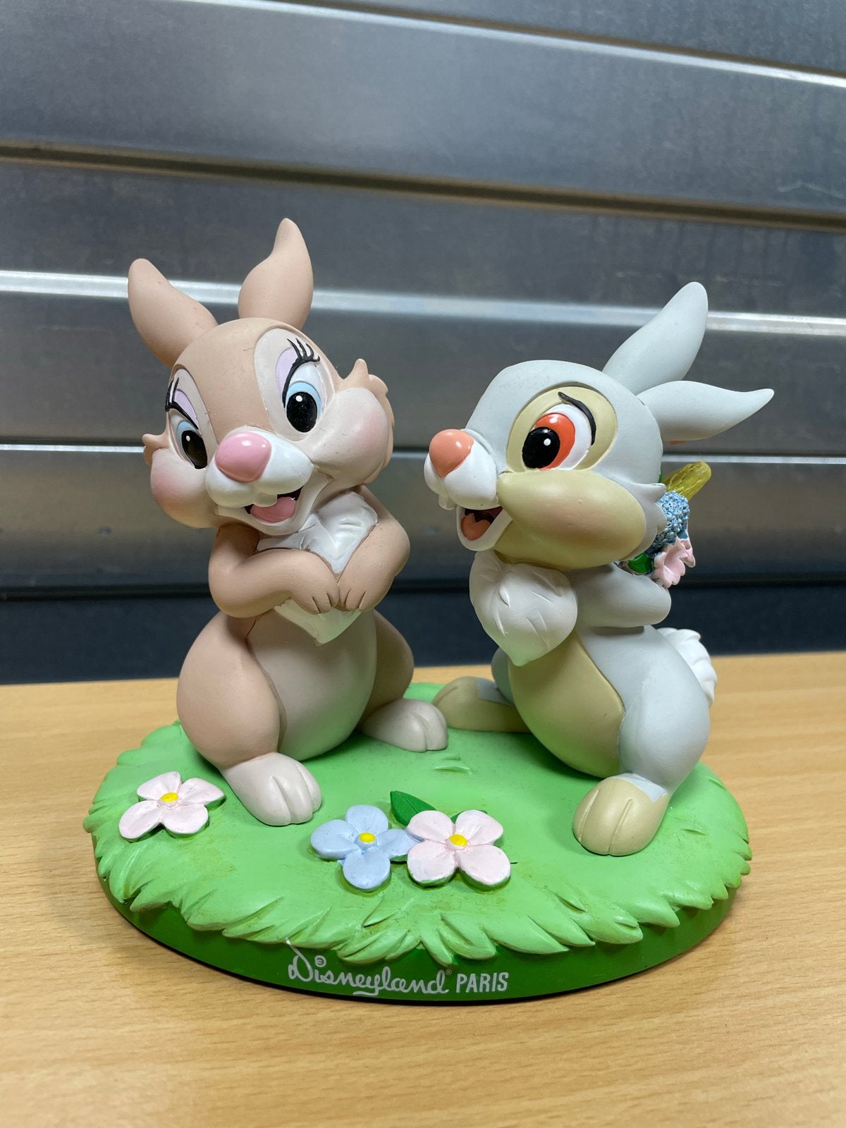 Disneyland Paris Stampertje en Miss Bunny Beeldje, Verzamelen, Disney, Ophalen of Verzenden, Bambi of Dumbo, Zo goed als nieuw