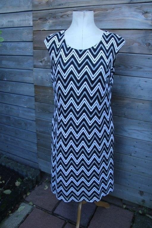 Jurk zwart/ grijs/ wit Hermann Lange mt 44 Vaste prijs, Kleding | Dames, Jurken, Zwart, Maat 42/44 (L), Ophalen of Verzenden, Zo goed als nieuw