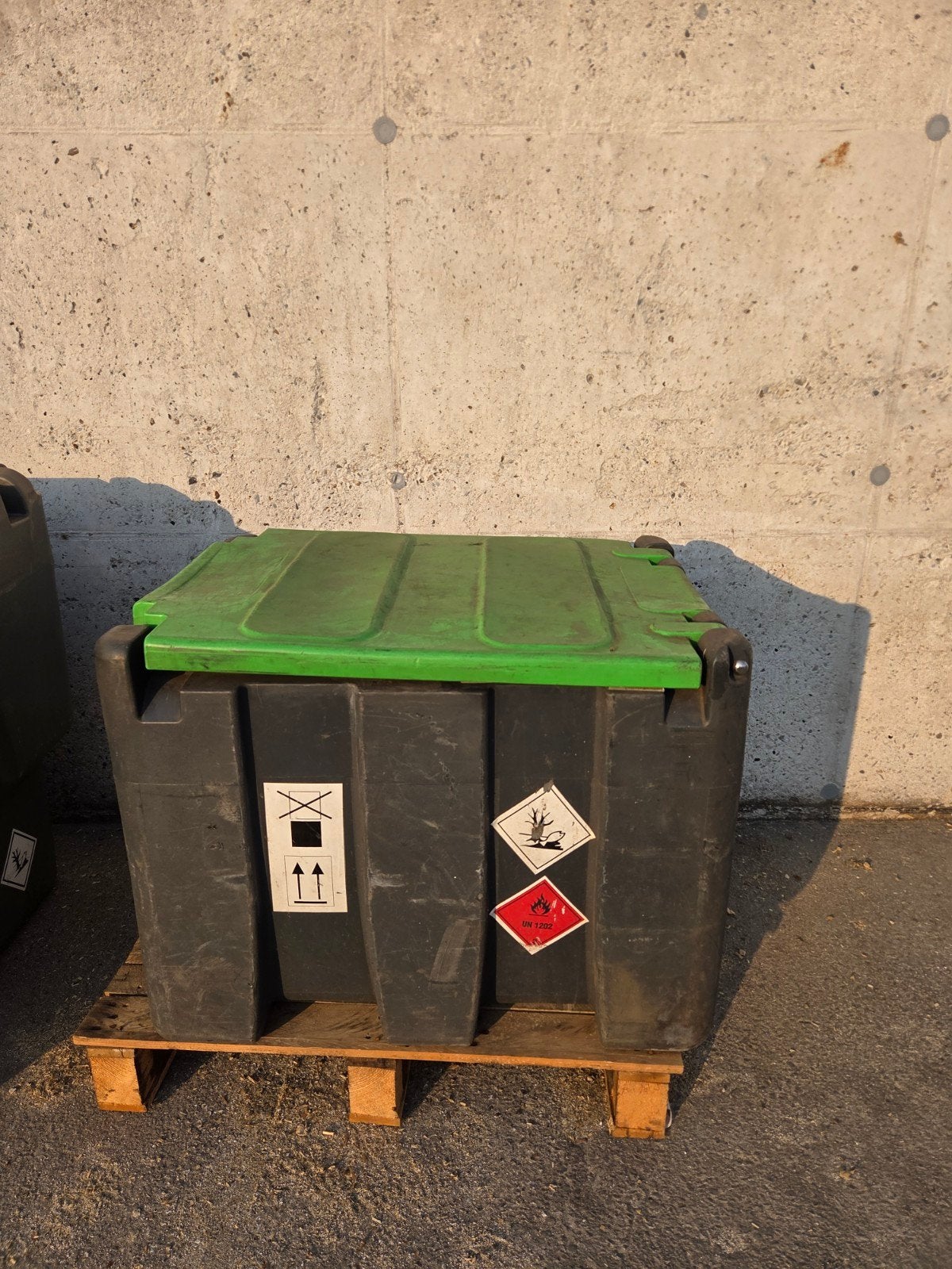 Mobiele kunststof dieseltank  200L met 12V pomp, Ophalen of Verzenden