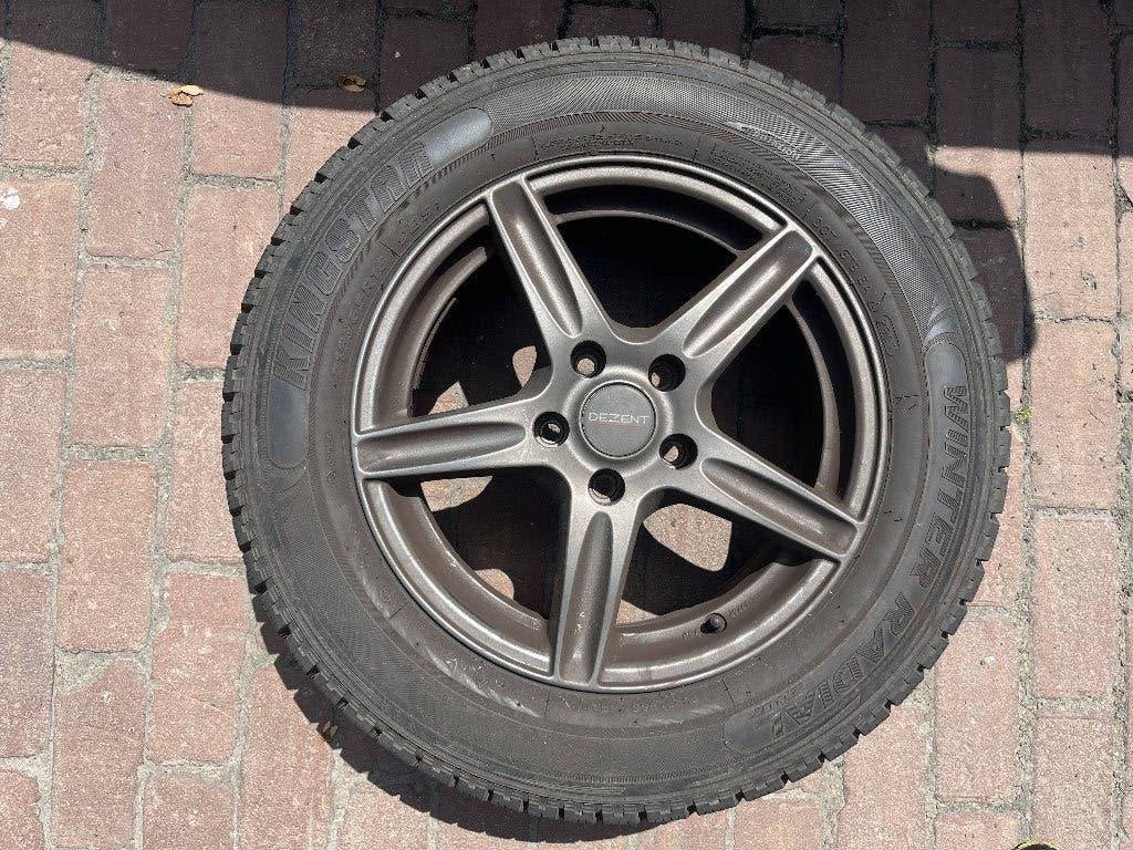 Winterbanden + Dezent - 5 spaak - aluminium velg, Auto-onderdelen, Banden en Velgen, Ophalen, 16 inch, Banden en Velgen, Winterbanden