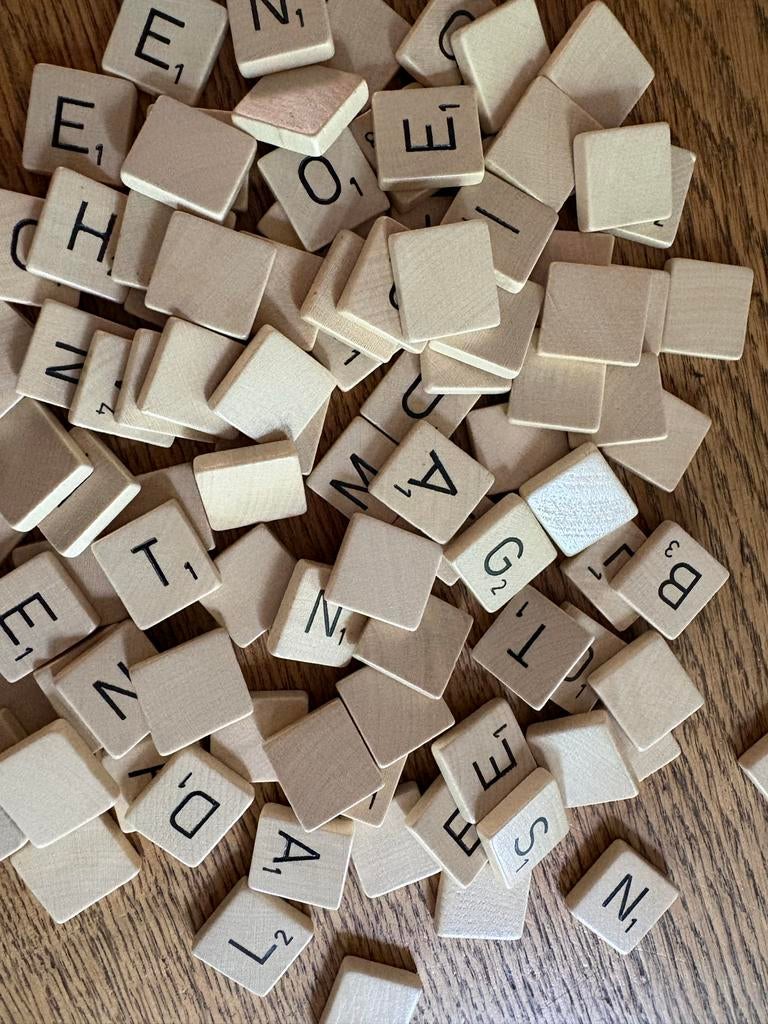 Scrabble letters - 102 stuks, Ophalen of Verzenden, Gebruikt