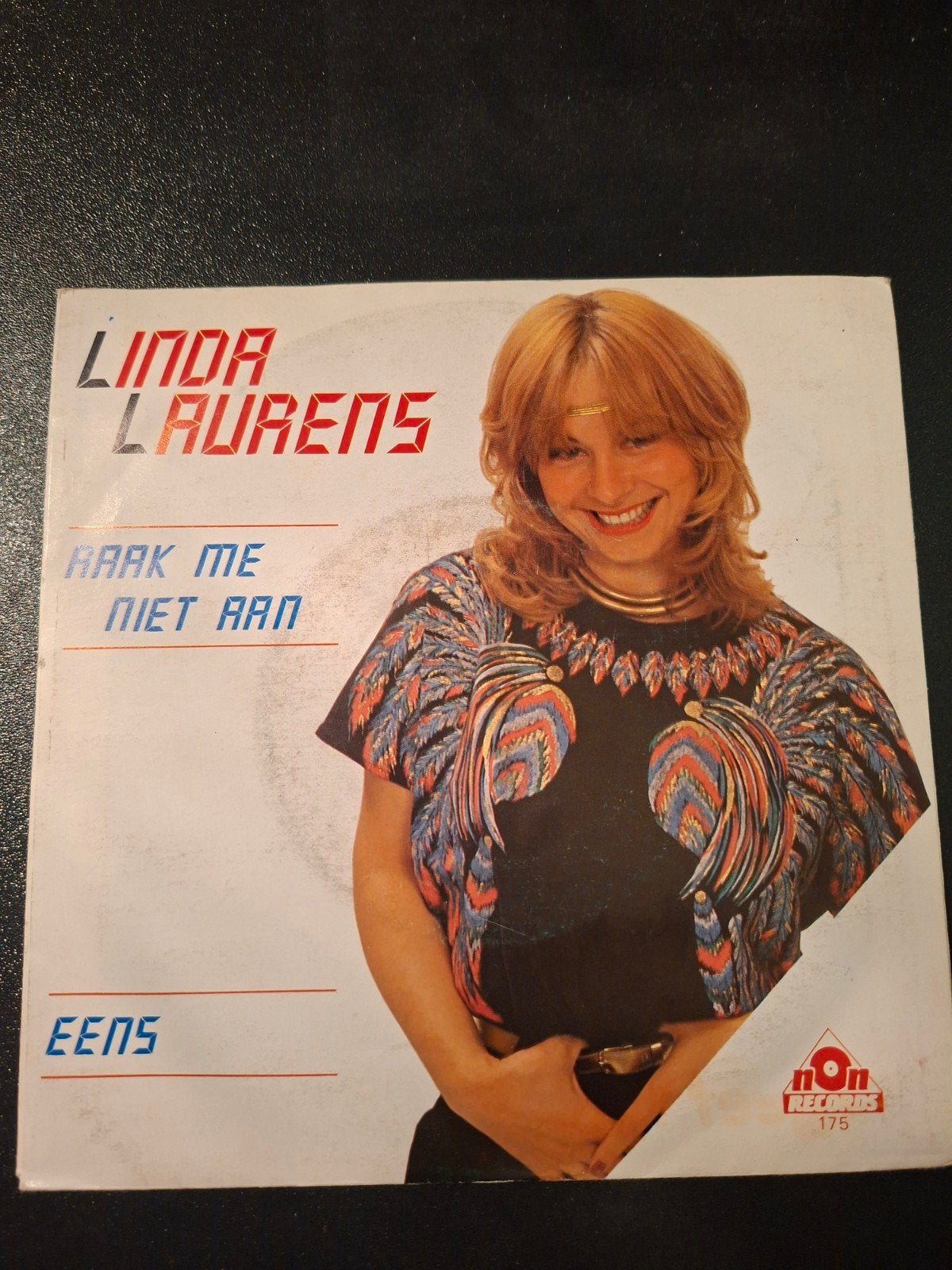 Linda Laurens - Raak me niet aan (Single), Fotohoes, Ophalen of Verzenden, Gebruikt, Nederlandstalig