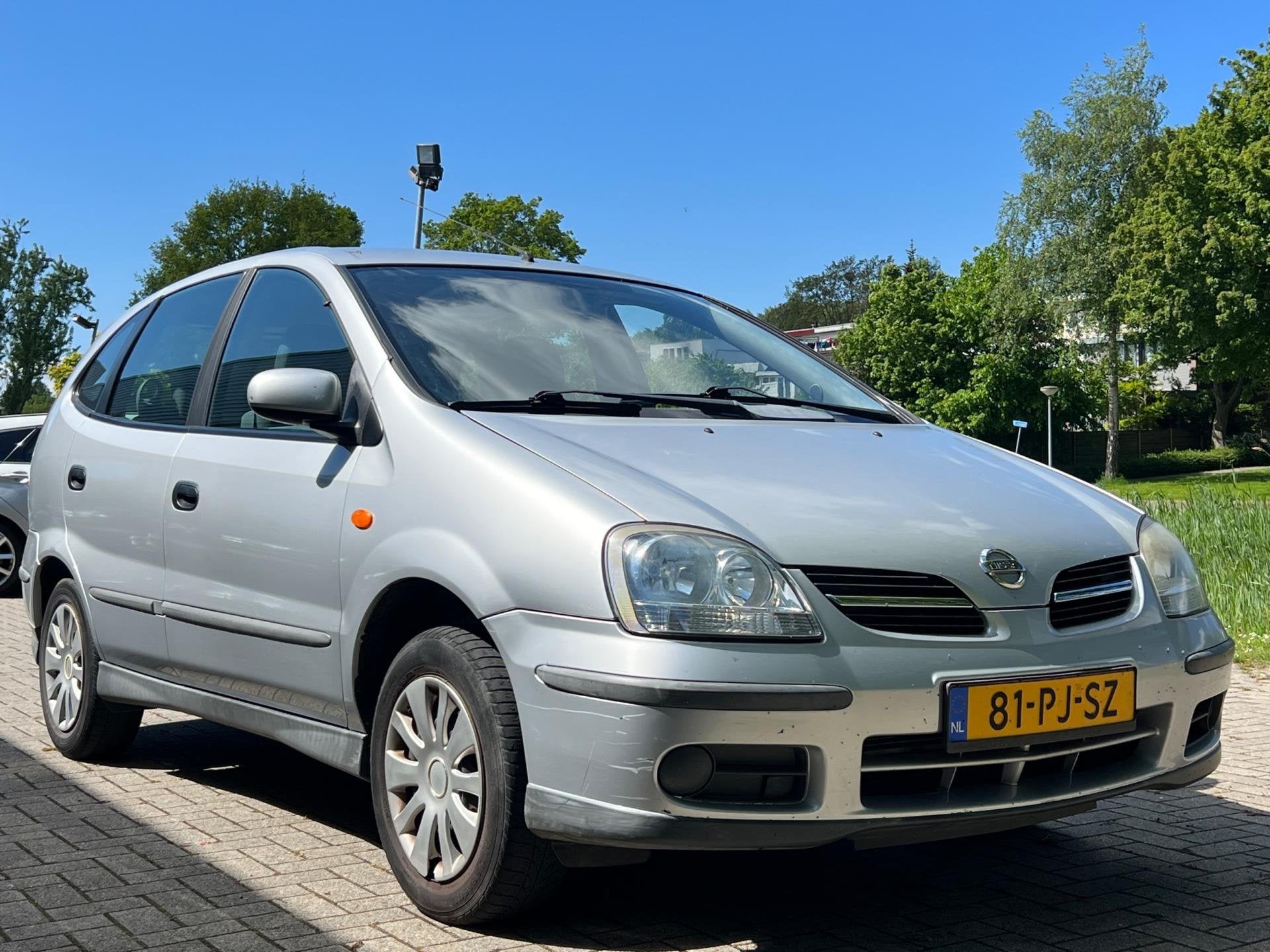Nissan Almera Tino 1.8 Visia Airco Achteruitrijcamera Nieuwe, Auto's, 4 cilinders, Almera Tino, 116 pk, Origineel Nederlands