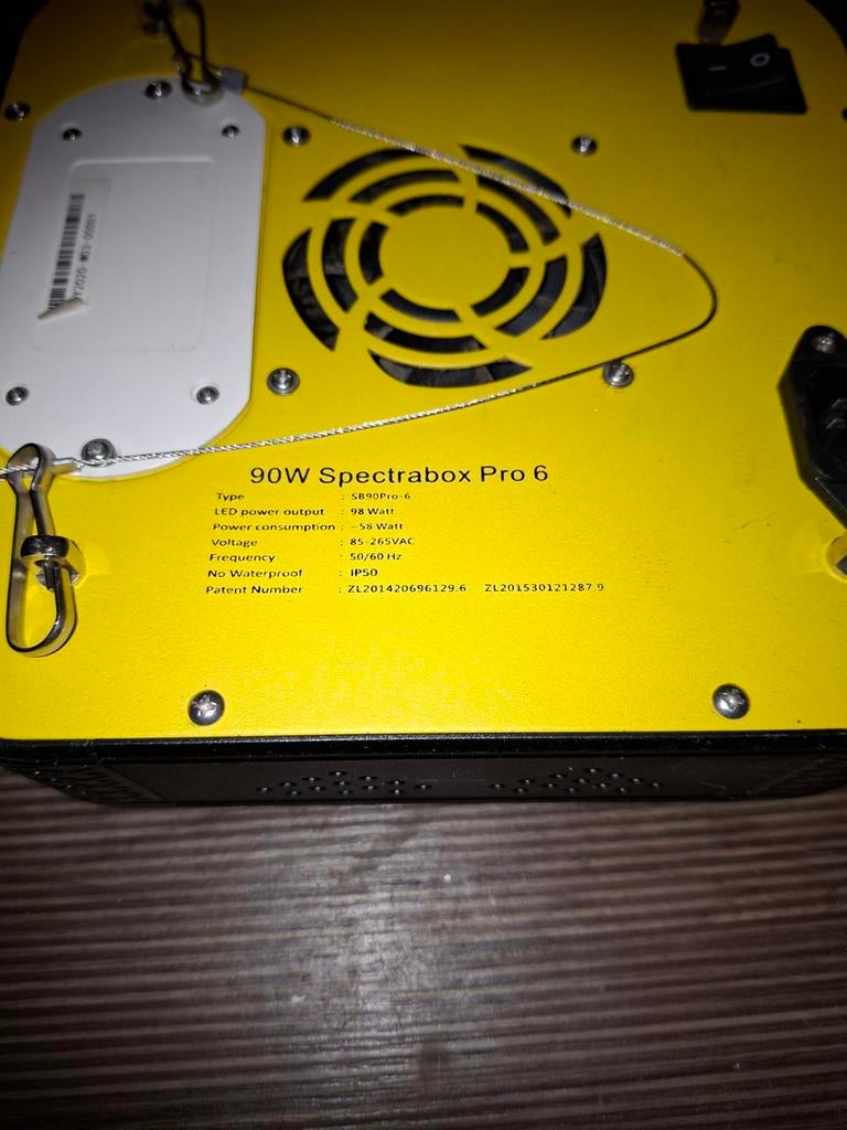 90W Spectrabox Pro 6 LED Kweeklamp voor Thuis Kweken, Ophalen of Verzenden, Gebruikt, Kweeklamp