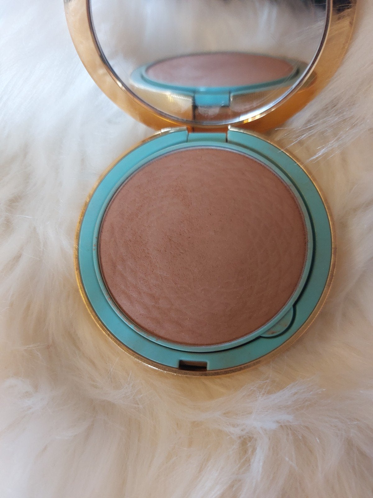 Gucci bronzer 01, Sieraden, Tassen en Uiterlijk, Uiterlijk | Cosmetica en Make-up, Bruin, Gehele gezicht, Ophalen of Verzenden