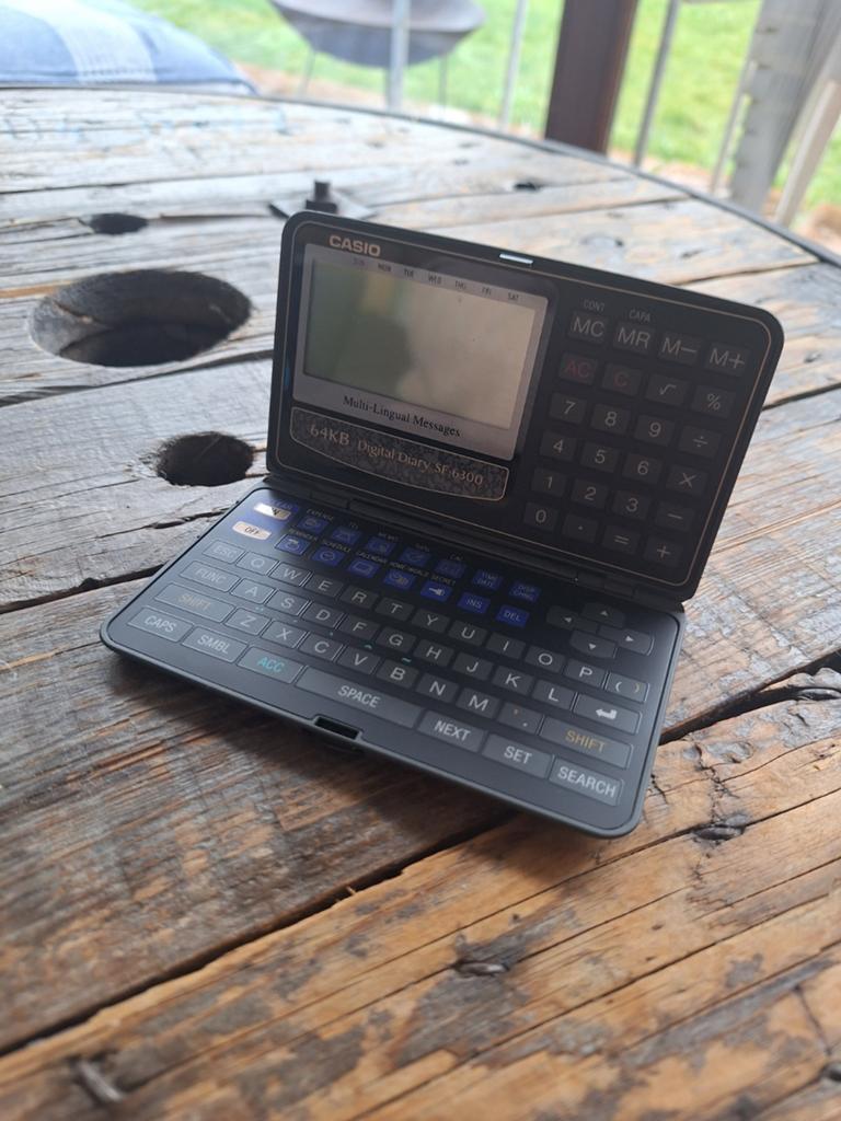 Casio Vintage Digital Diary SF-6300 - Werking Onbekend, Ophalen of Verzenden, Niet werkend