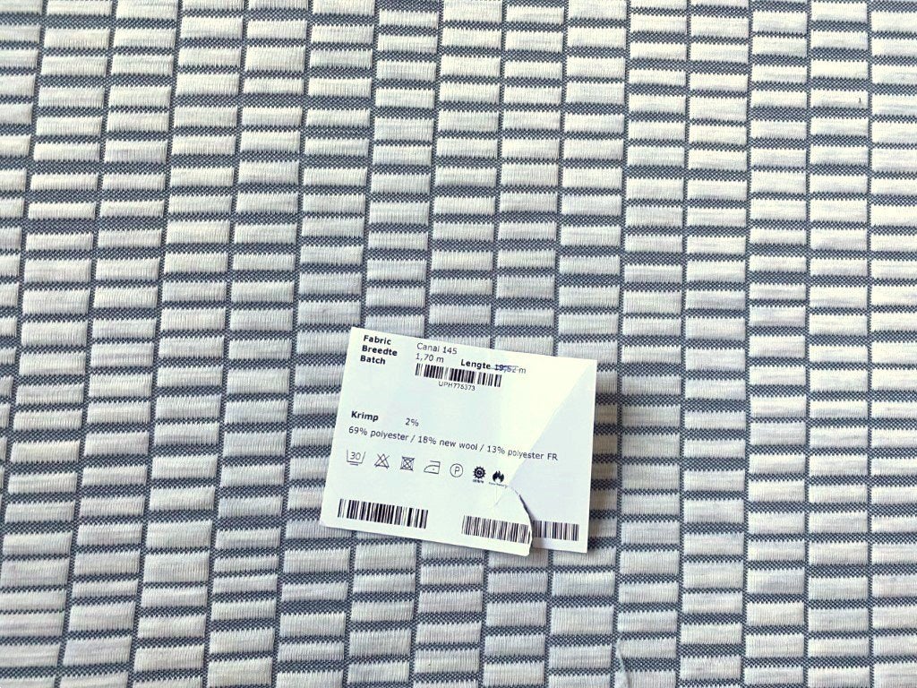 SALE: Kvadrat Febrik Canal 145; grijs+crème; 5 meter NU 200€, Hobby en Vrije tijd, Wol, Meerkleurig, 120 cm of meer, Ophalen of Verzenden
