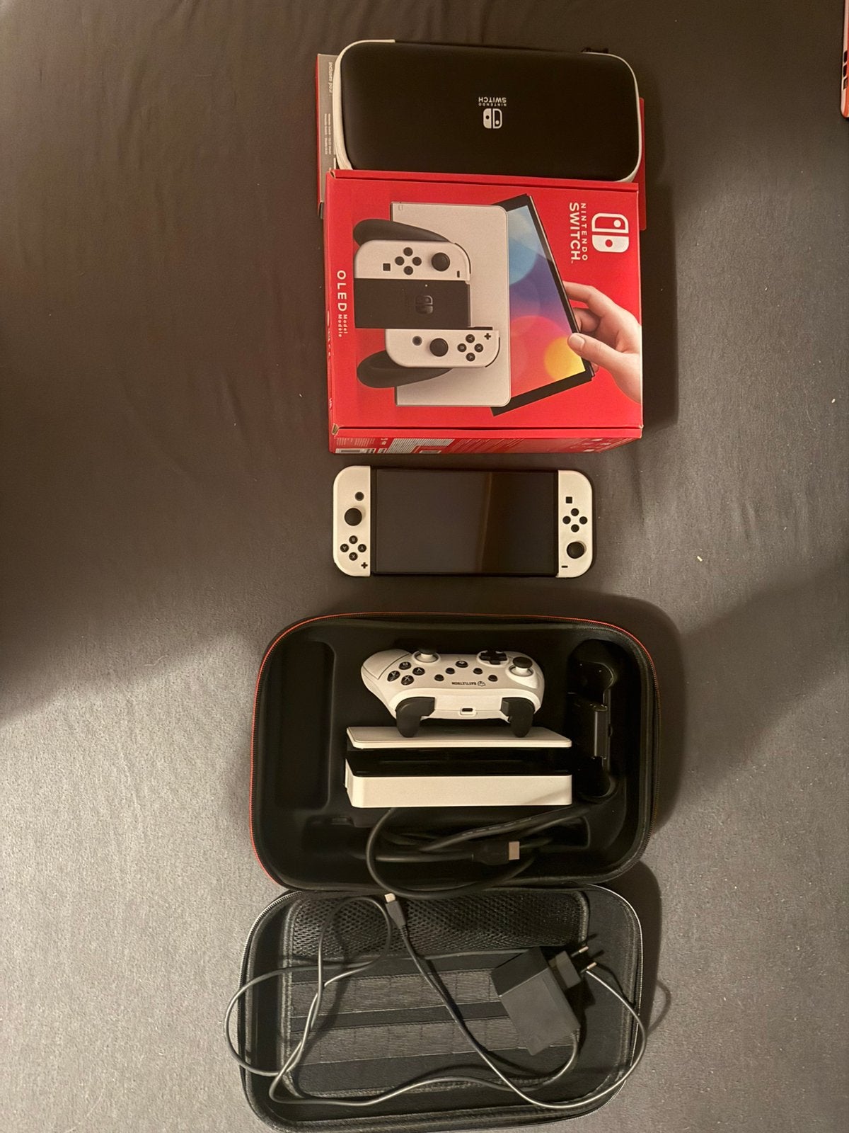 Nintendo Switch Oled Black|White, Spelcomputers en Games, Ophalen, Zo goed als nieuw, Met 1 controller, Switch OLED