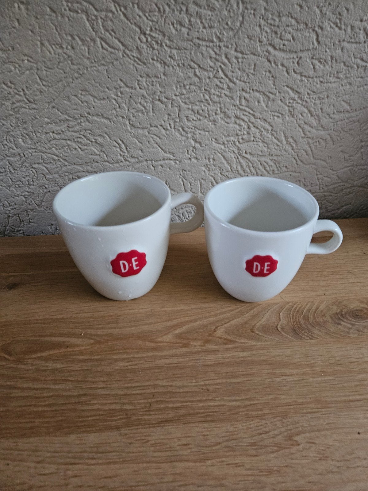 2  mokken Douwe Egberts 250cc, Ophalen of Verzenden, Nieuw, Overige stijlen, Kop(pen) en/of Schotel(s)