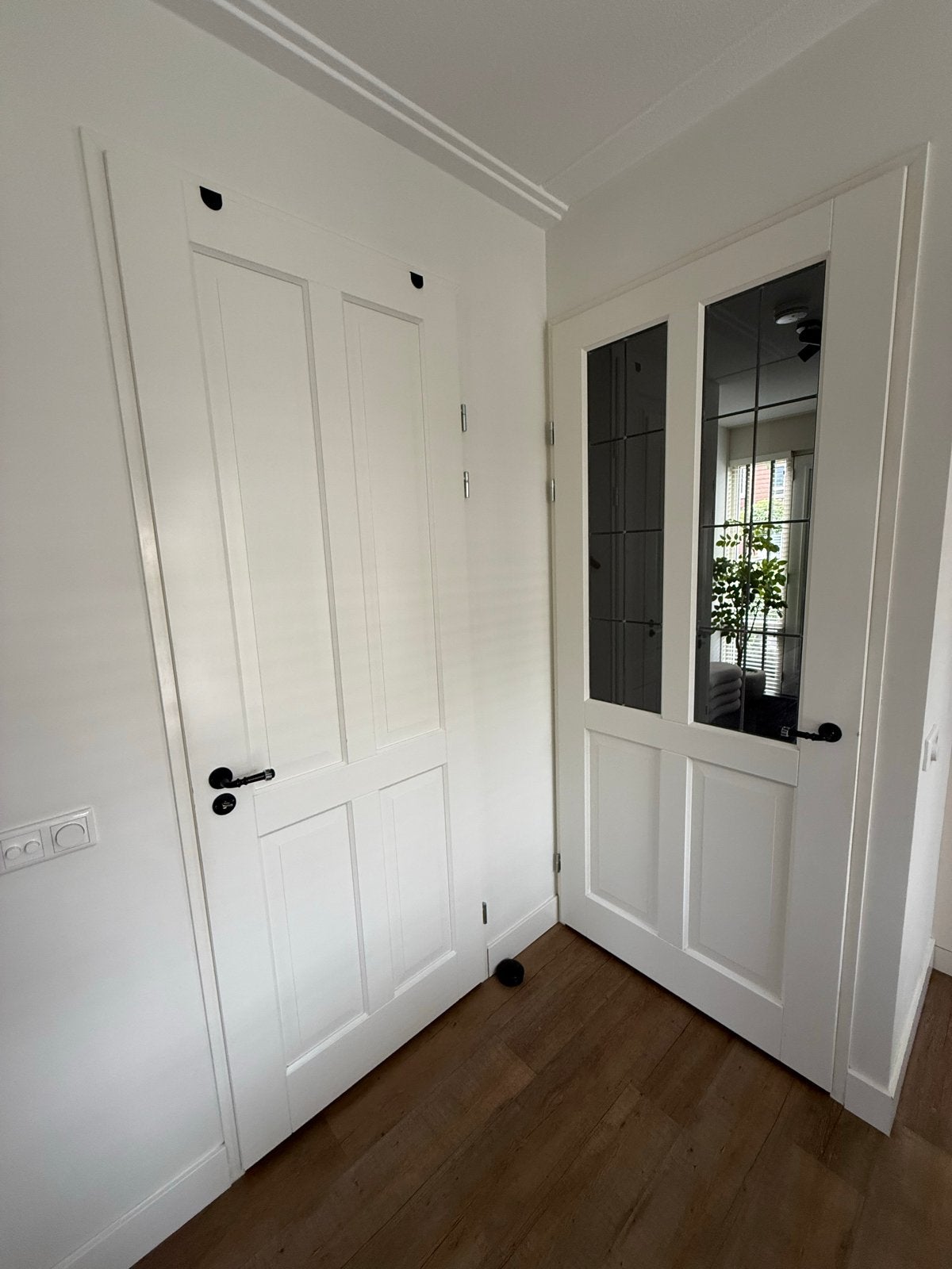 2 Opdek Binnendeuren: 1x Glas-in-lood, 1x Klassiek Wit, Doe-het-zelf en Verbouw, Gebruikt, 80 tot 100 cm, 215 cm of meer, Binnendeur