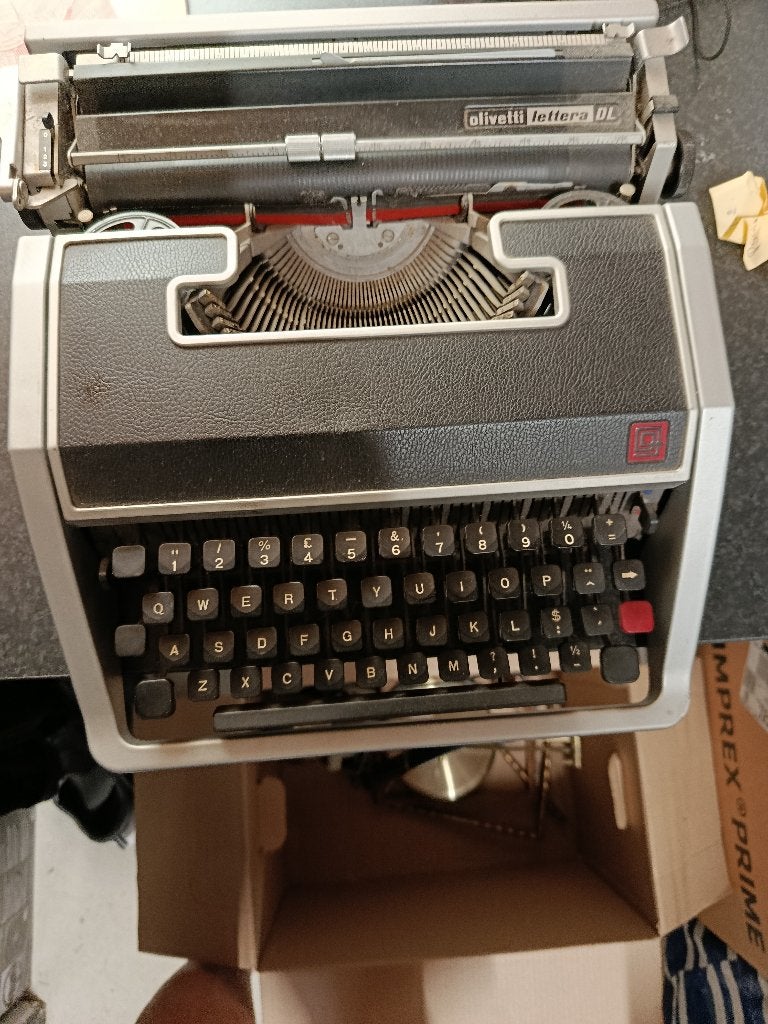olivetti schrijfmachine lettera DL, Ophalen of Verzenden, Gebruikt