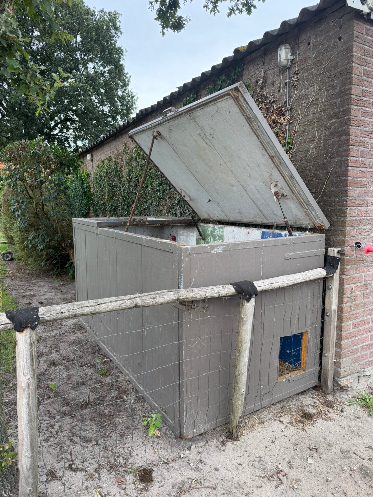 Kippenhok geisoleerd, Ophalen, Kippenhok of Kippenren