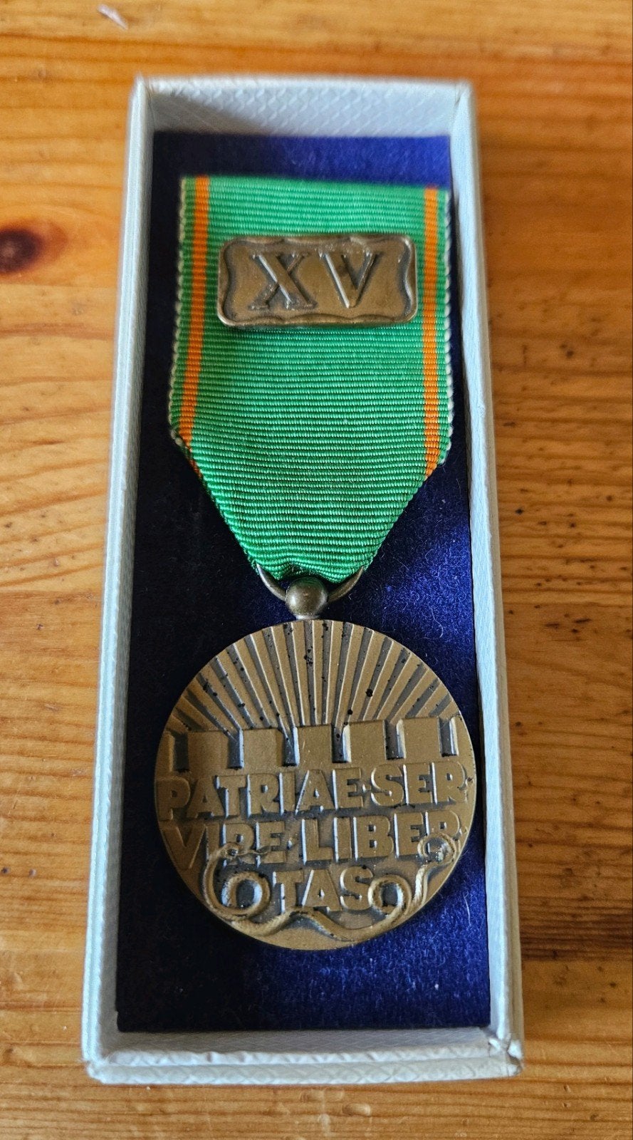 Vrijwilligersmedaille Openbare Orde en Veiligheid, Verzamelen, Ophalen of Verzenden, Overige soorten, Nederland, Lintje, Medaille of Wings