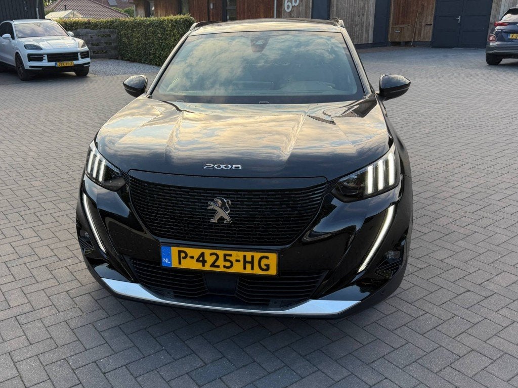 Peugeot 2008 Peugeot e-2008 GT 50 Kwh, Leer carplay  1e eige, 136 pk, Huisgarantie, Met garantie (alle), Zwart
