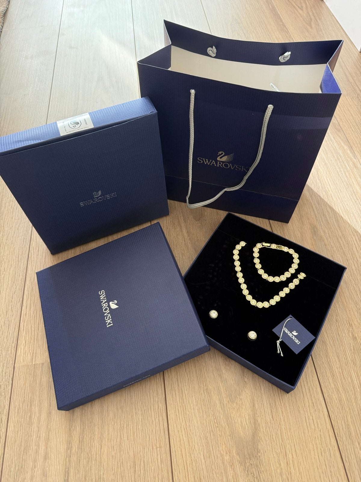 Nieuw Swarovski sieradenset: ketting, armband, oorbellen, Sieraden, Tassen en Uiterlijk, Met kristal, Overige materialen, Nieuw
