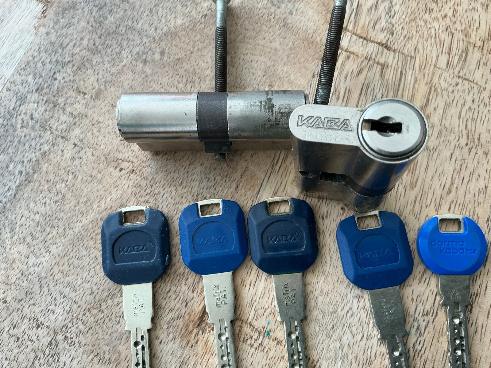 2 gelijksluitende Kaba cilinders (SKG**), 30/30 + 6 sleutels, Ophalen of Verzenden, Gebruikt, Overige materialen, Slot