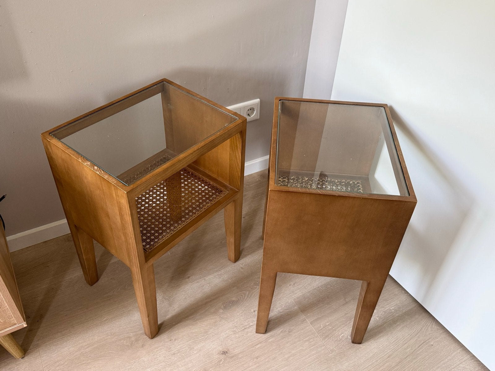 Set van 2 houten bijzettafels met glasplaat van ZARA Home, Huis en Inrichting, Tafels | Bijzettafels, Minder dan 55 cm, Gebruikt