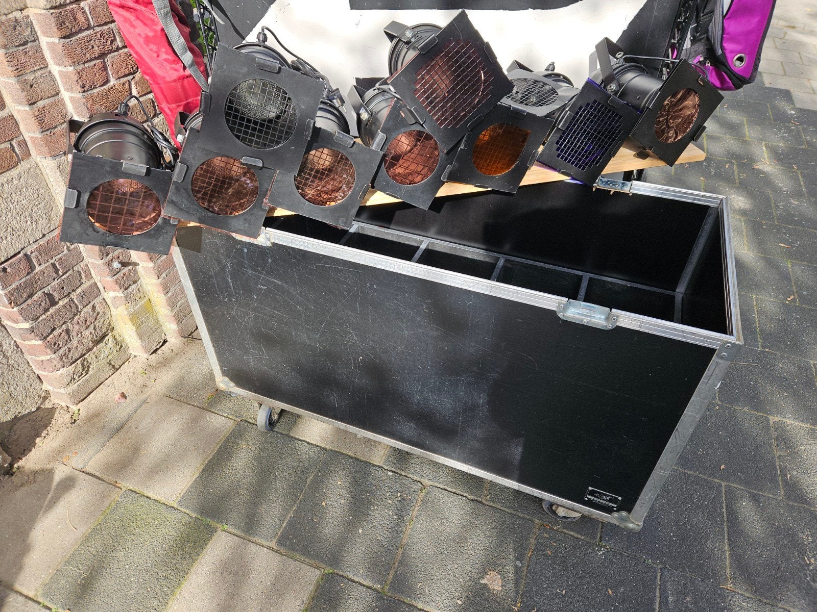 PAR-spots DTS P/46 CAN 150W E27 PAR-spots met flightcase, Ophalen, Gebruikt