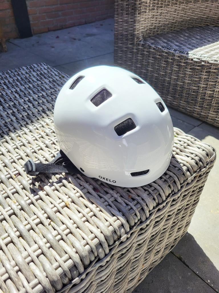 Witte Oxelo Fietshelm,  veiligheidshelm - Maat S 52-55cm, Zo goed als nieuw, Oxelo, Heer of Dame, Ophalen