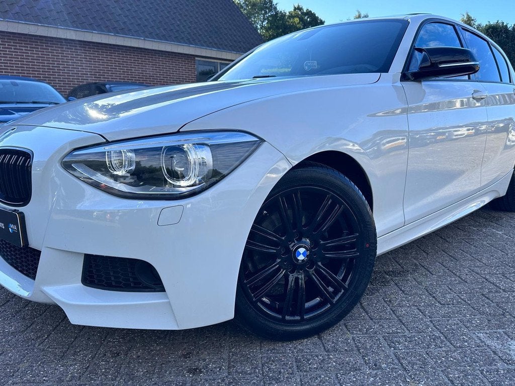 BMW 1-serie 116i High Executive M sport|Nieuwe Ketting + Kle, Auto's, BMW, 1-Serie, Gebruikt, 4 cilinders, Alcantara