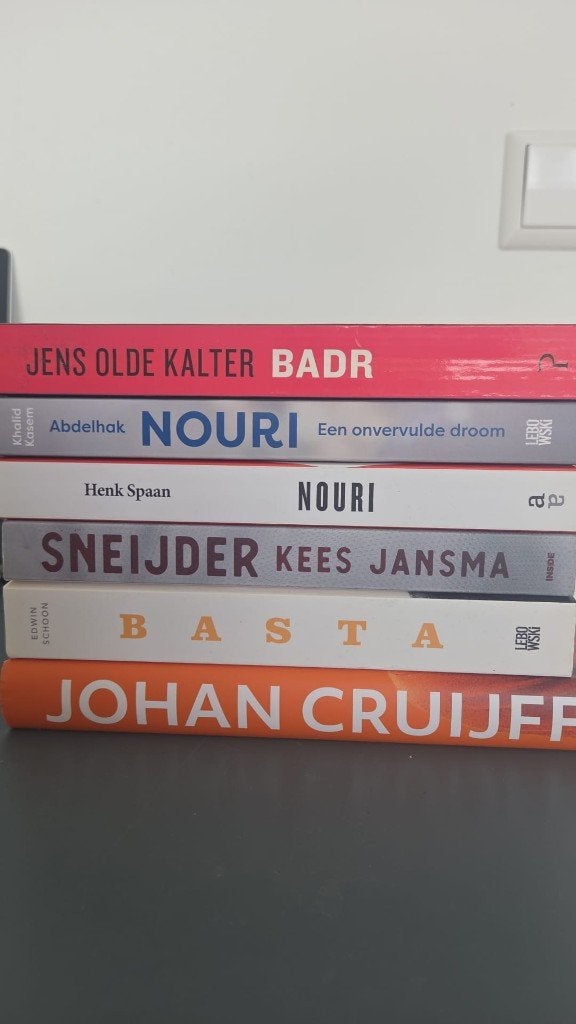 Ultiem Ajax- & Oranjepakket (4 boeken), Ophalen of Verzenden, Gelezen, Balsport