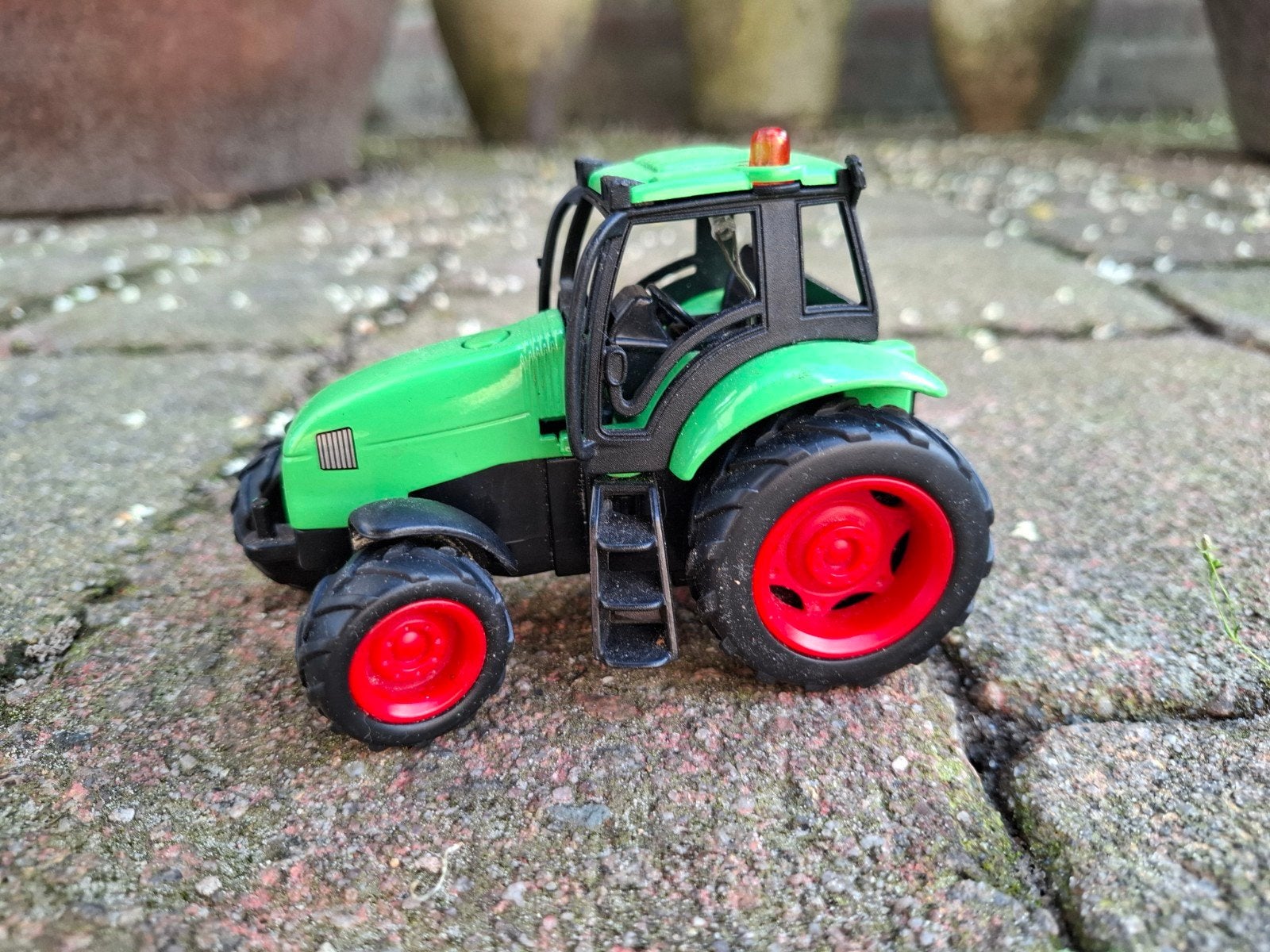 Miniatuur tractor - Groen metaal met kunststof wielen, Ophalen of Verzenden, Gebruikt