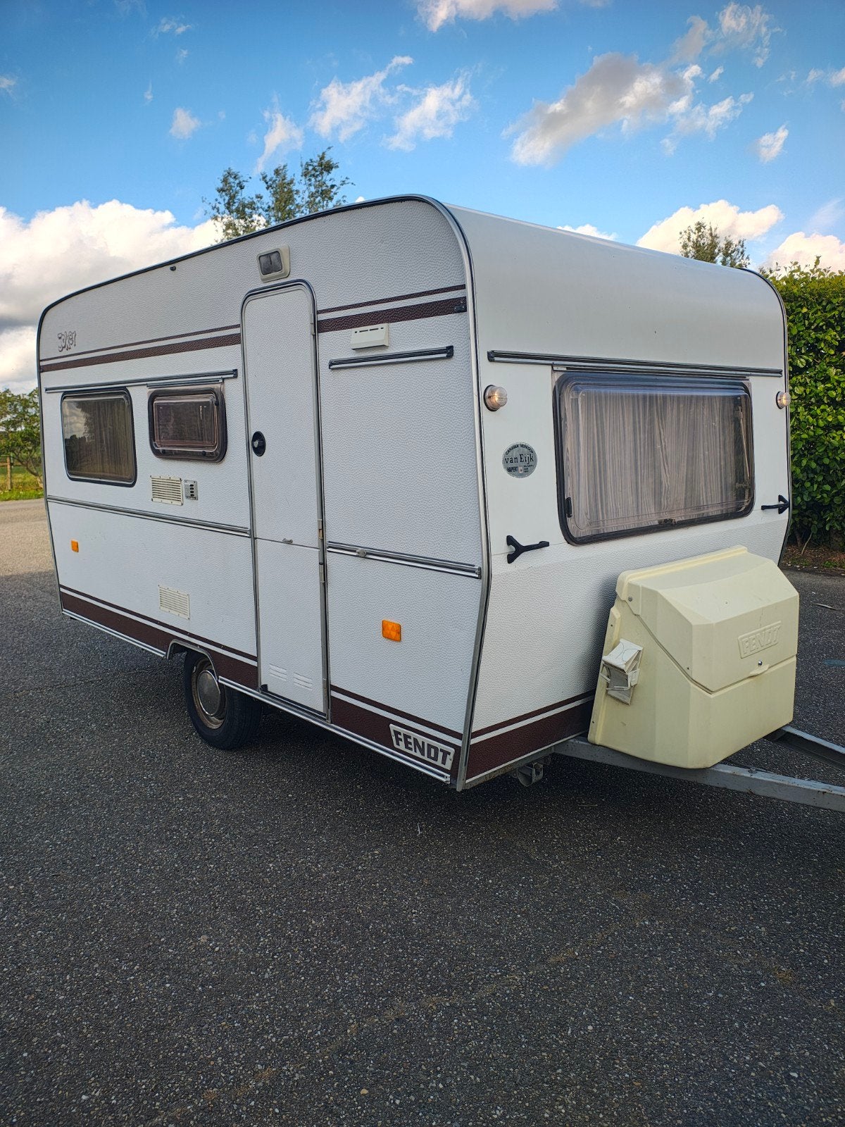 Leuke retro  Fendt caravan low budget, Koelkast, Omvormbare zithoek, Bedrijf, Treinzit