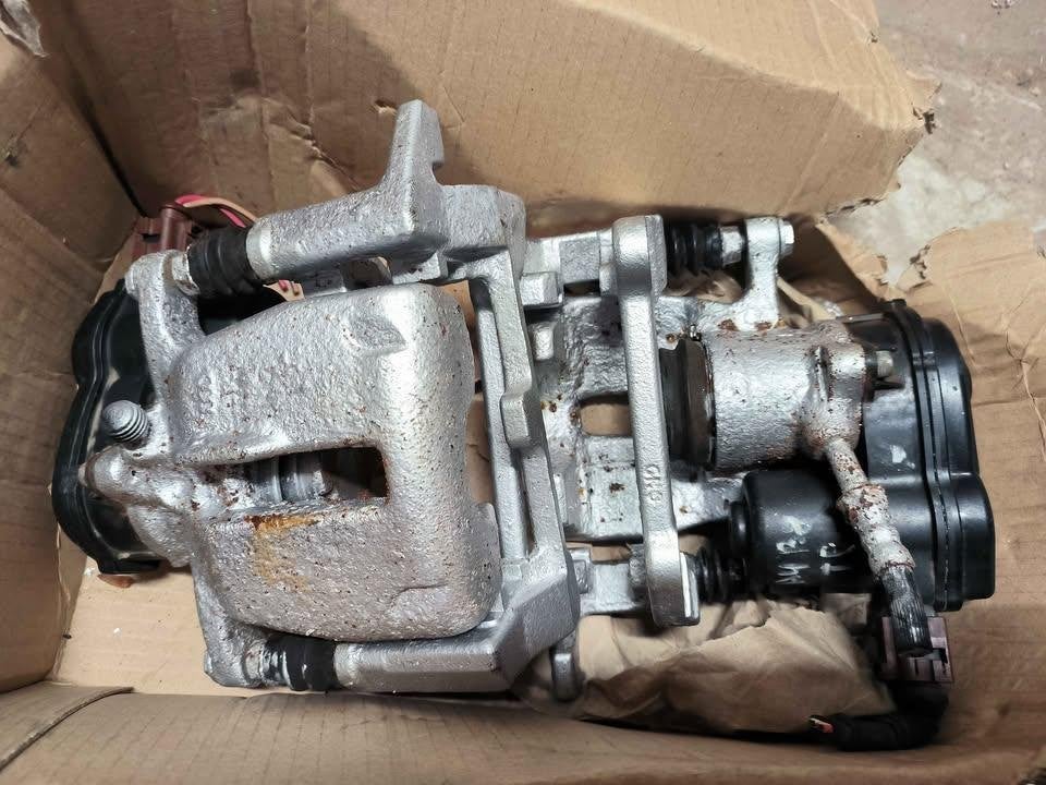 Audi achterremklauwen + parkeermotoren (EPB) B8 A4 A5 Q5, Ophalen, Gebruikt, Audi