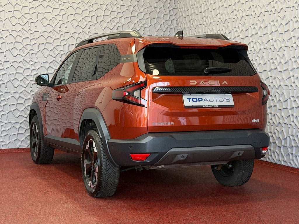 Dacia Bigster 1.2 MILD HYBRID 130 4X4 PANO SCHUIFDAK NAVI EL, 12 maanden, Stof, Gebruikt, Zwart