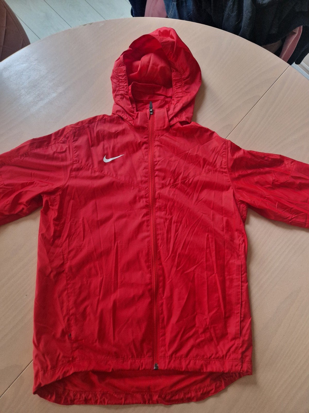 Nike rood windjack met capuchon - Maat S, Nike, Ophalen of Verzenden, Zo goed als nieuw, Rood