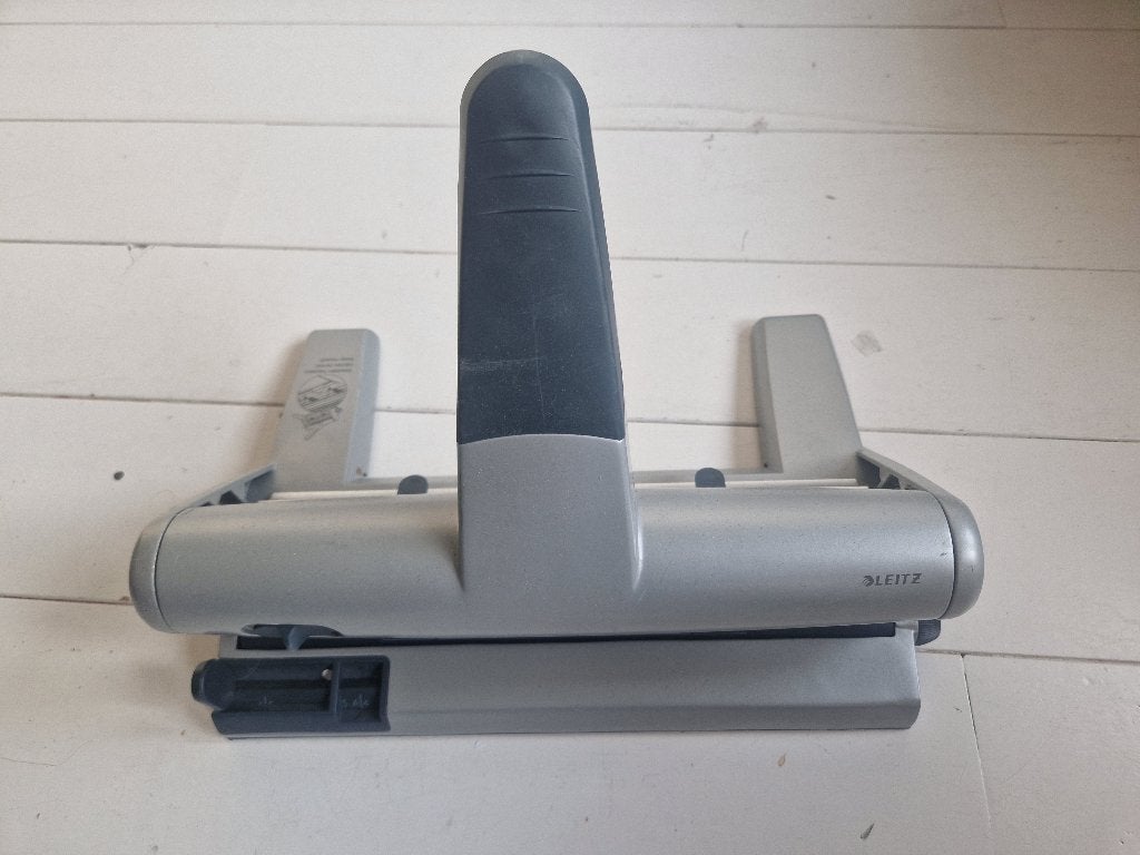 Leitz 23 gaats heavy duty perforator, Verzenden, Gebruikt