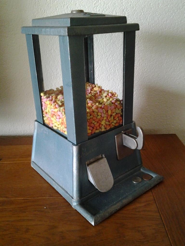 Amerikaanse pinda kauwgomballen automaat fifties sixties, Ophalen, Gebruikt