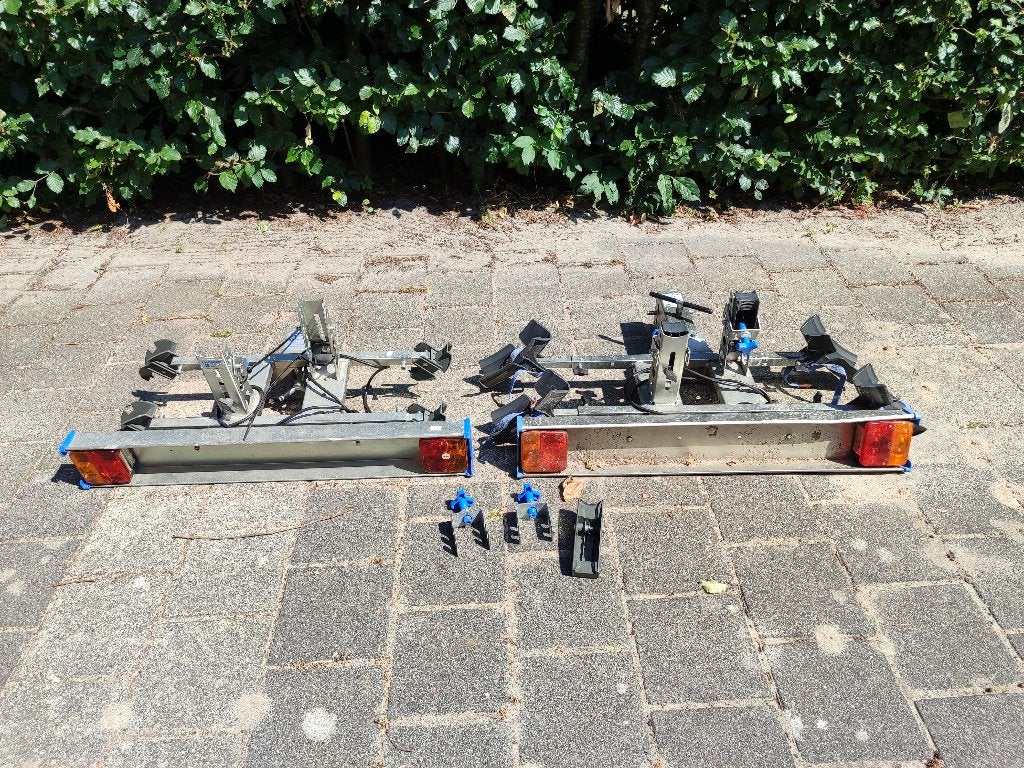 Twee Twinny Load Fietsendragers, Ophalen