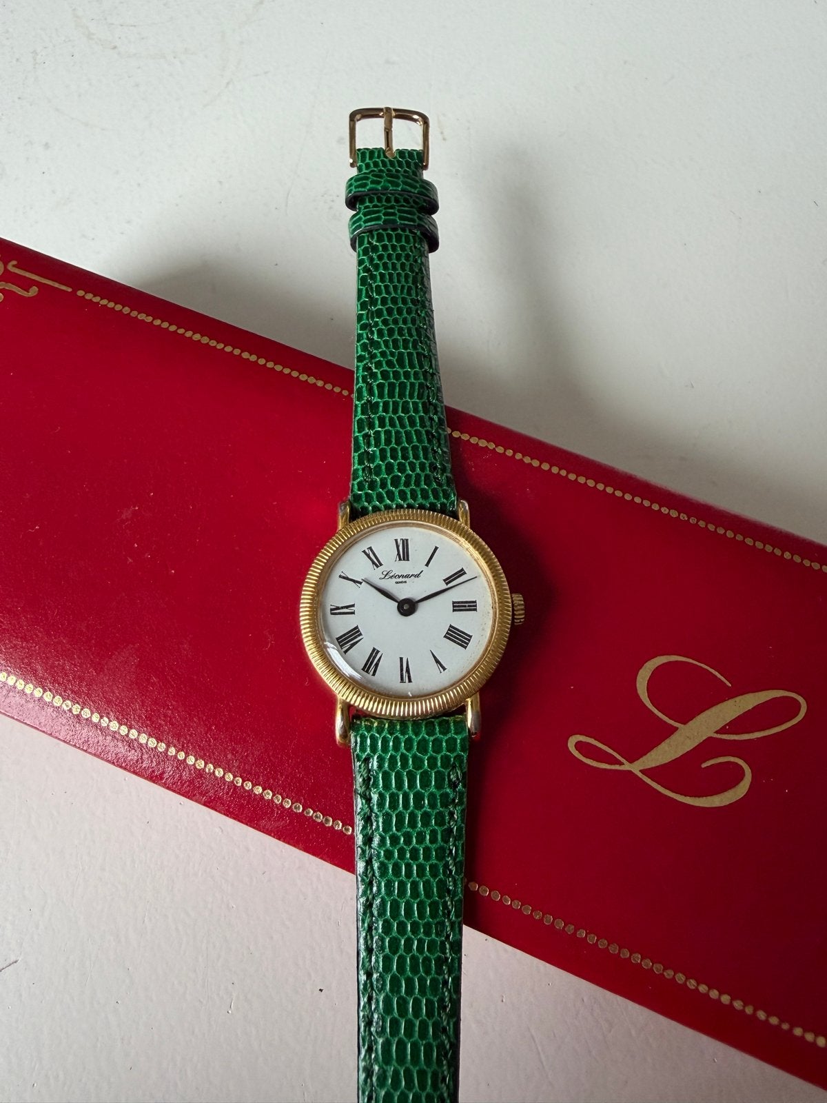 Stijlvol Leonard Geneve dames horloge - 25mm, nieuwe band, Overige merken, Overige materialen, Leer, Polshorloge