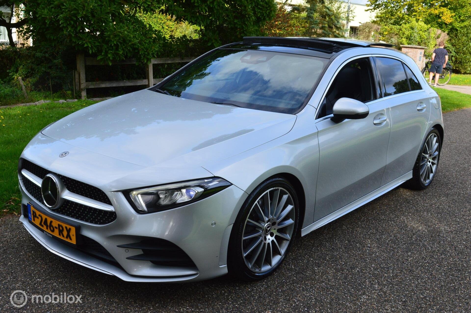 Mercedes A250 4-MATIC AMG Styling / Burmester / Panorama, Auto's, Automaat, Euro 6, 4 cilinders, Vierwielaandrijving